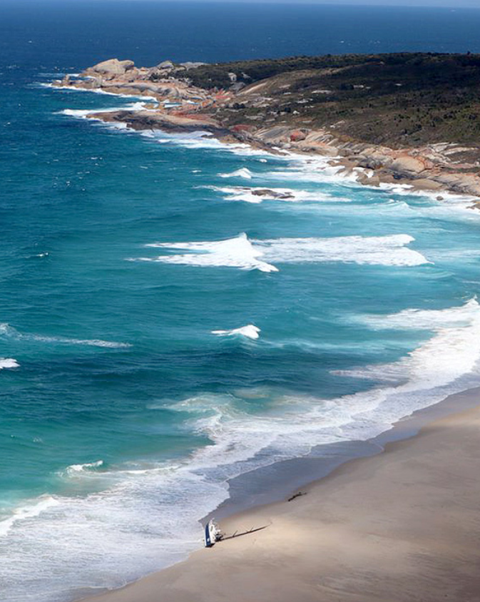 Huntress ashore on Christmas Beach, on Cape Barren Island.(Twitter: Aboriginal Land Council of Tasmania)