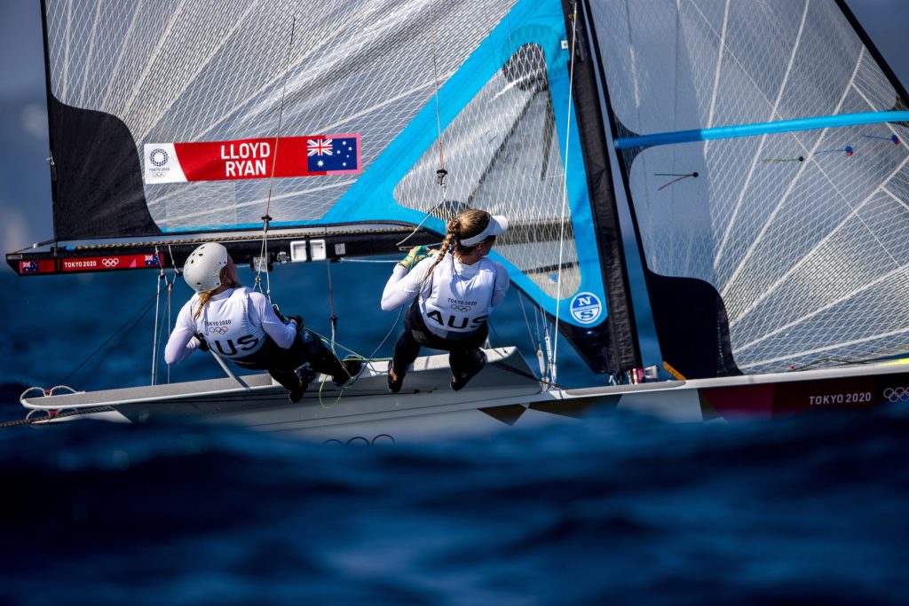 Tess Lloyd and Jaime Ryan sailing upwind in the 49erFX