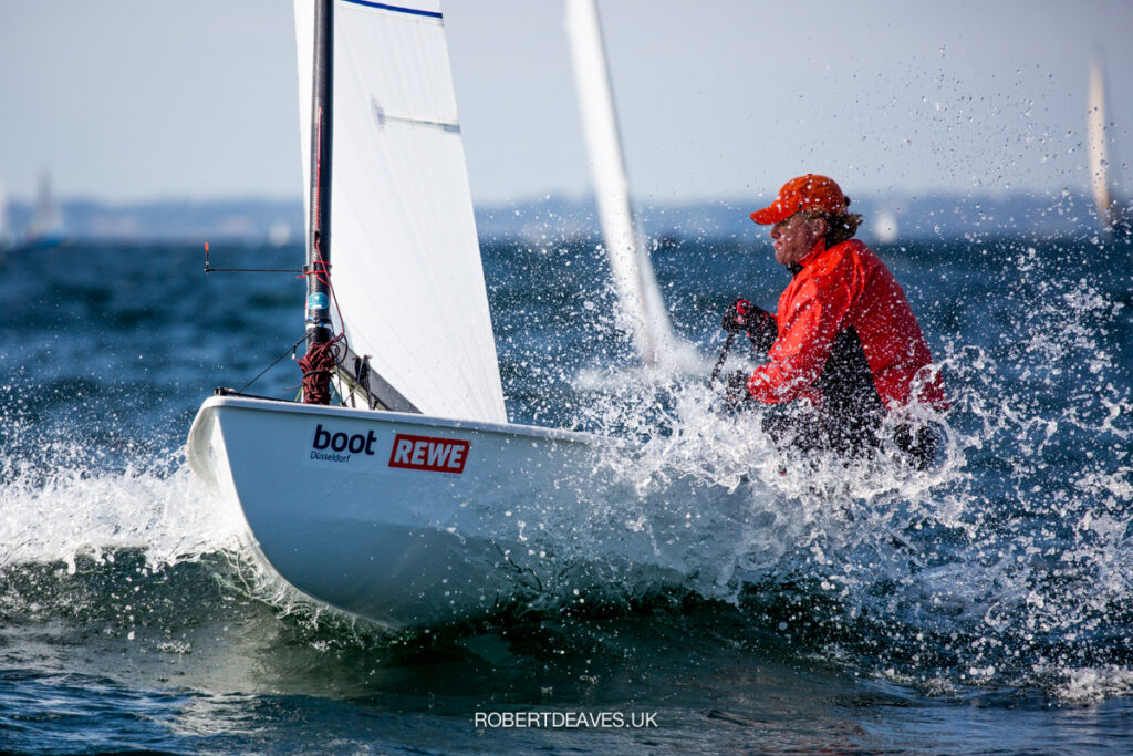 Benjamin Hammerö sailing upwind in choppy conditions.