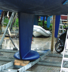 Blue keel on hard stand