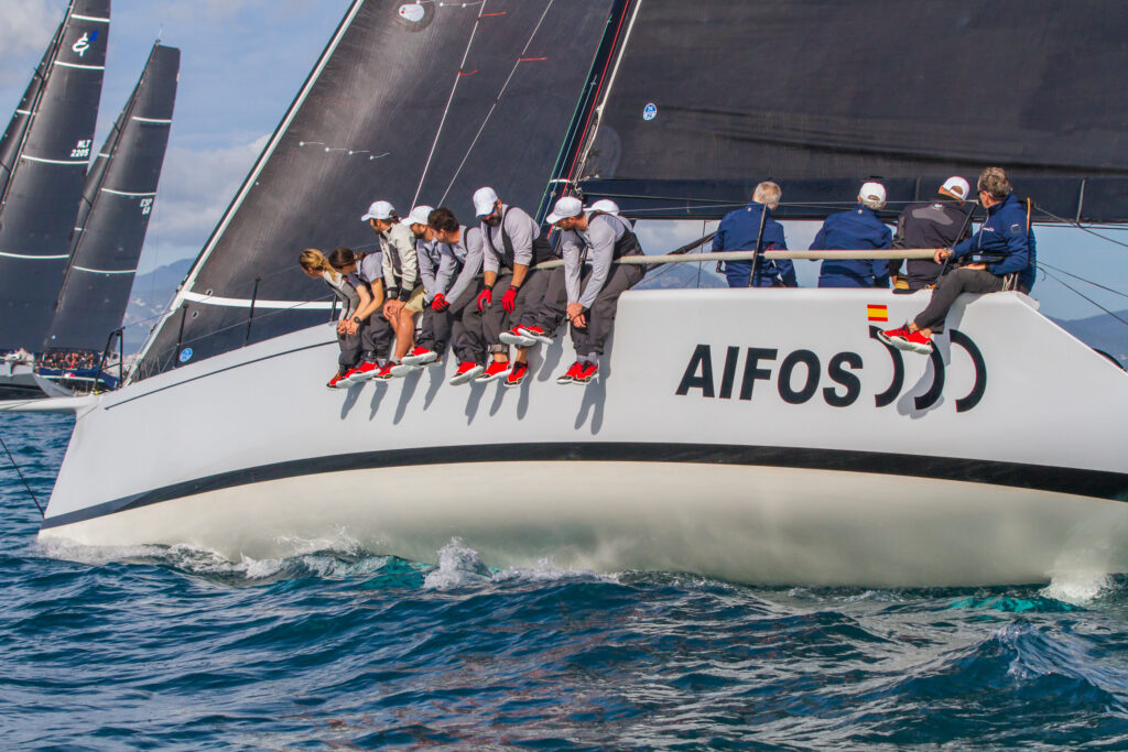 Aifos 500 sailing upwind 