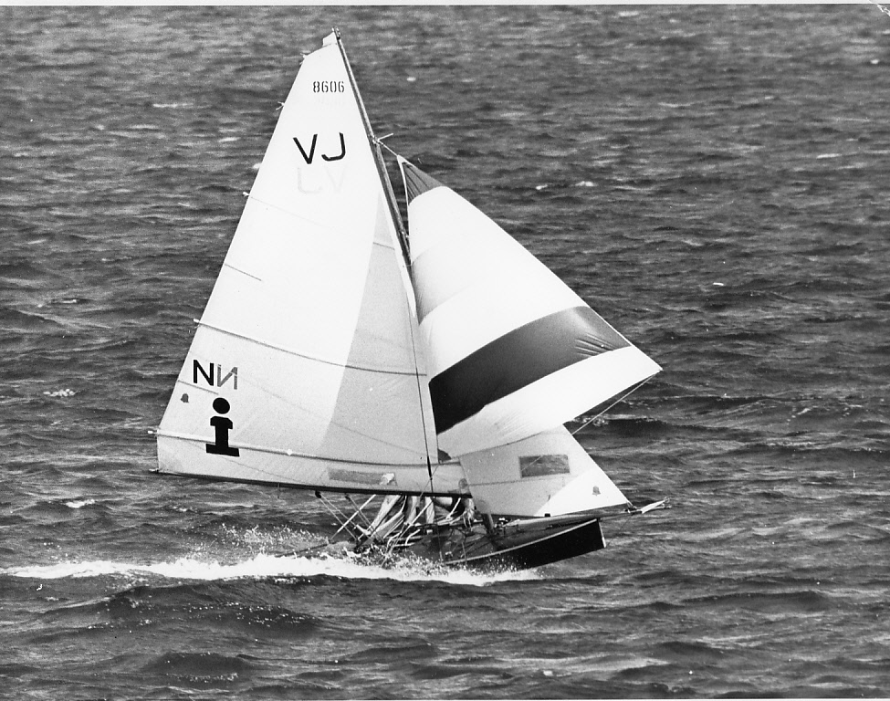 A VJ on a spinnaker reach (photo in black and white).