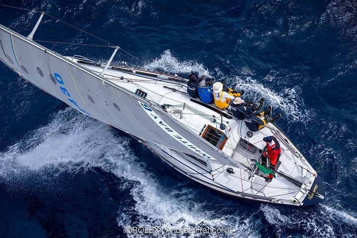 Aerial shot of Azzurro sailing upwind.