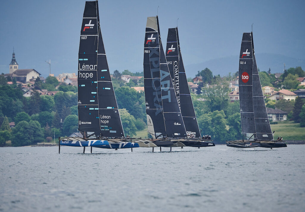 Fleet sailing upwind.