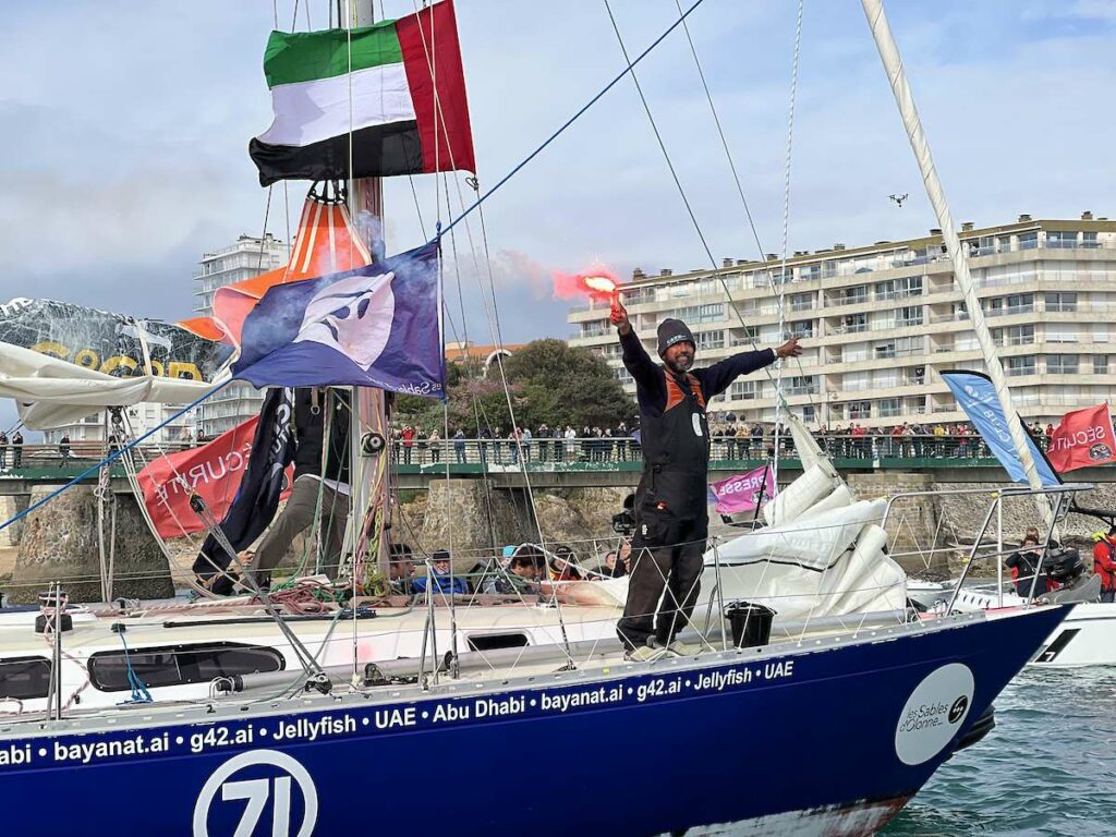 A hero’s welcome in the legendary channel of Les Sables d’Olonne (credit GGR2022)