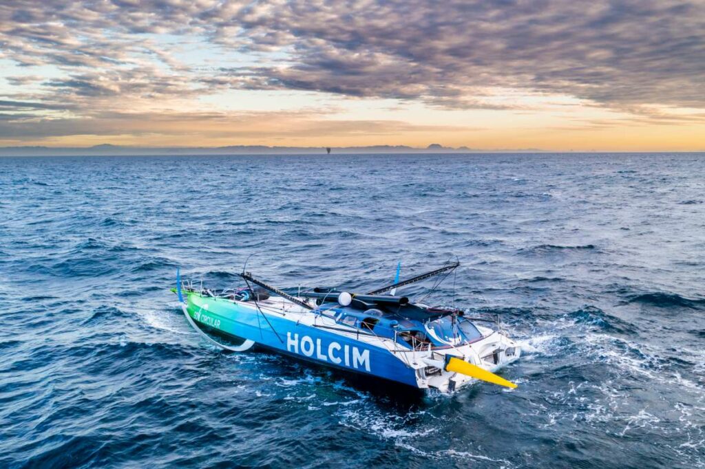 Team Holcim PRB Work On Plan After Dismasting MySailing