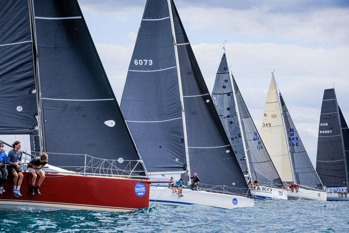 sydney hobart yacht race record