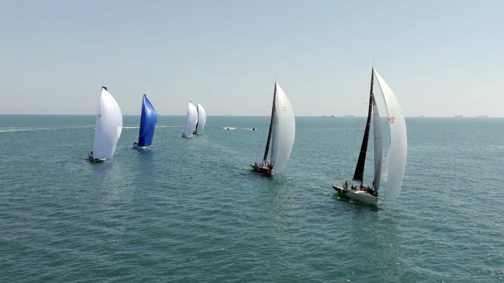 52 SUPER SERIES