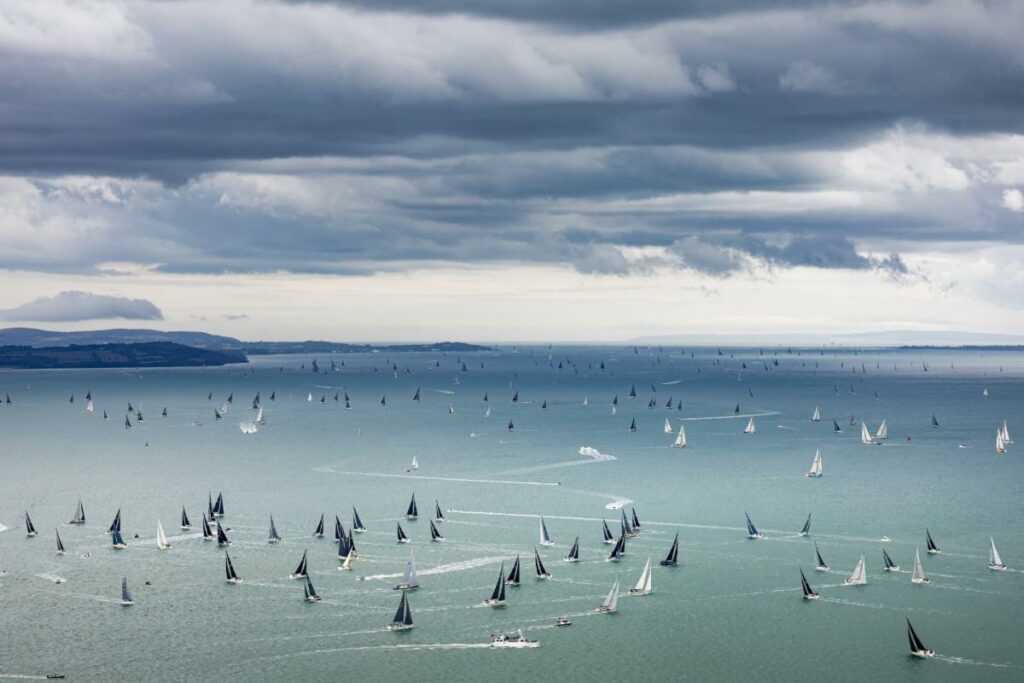 Rolex Fastnet Race fleet sets off into the Channel © ROLEX\Carlo Borlenghi