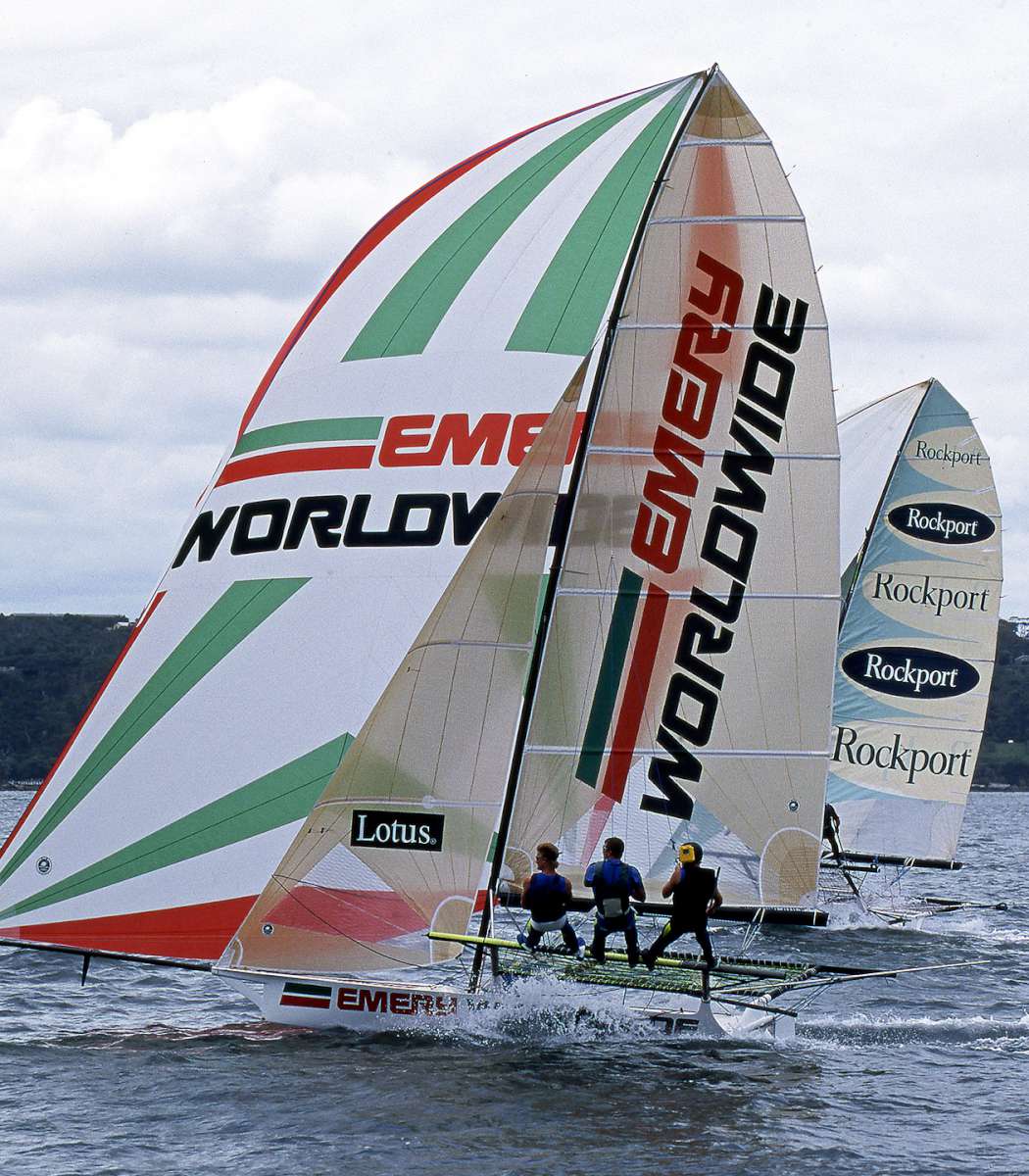 UK's Rockport and USA's Emery Worldwide at the 1999 Giltinan Championship (Bob Ross)