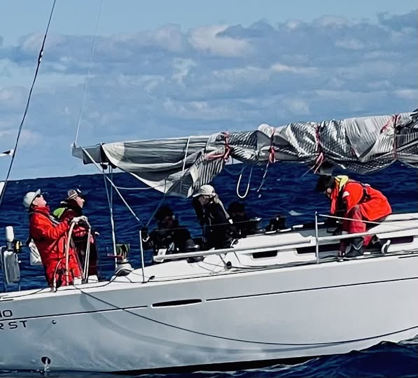 Marine Rescue responds to Medical Emergency during Sydney Gold Coast Race