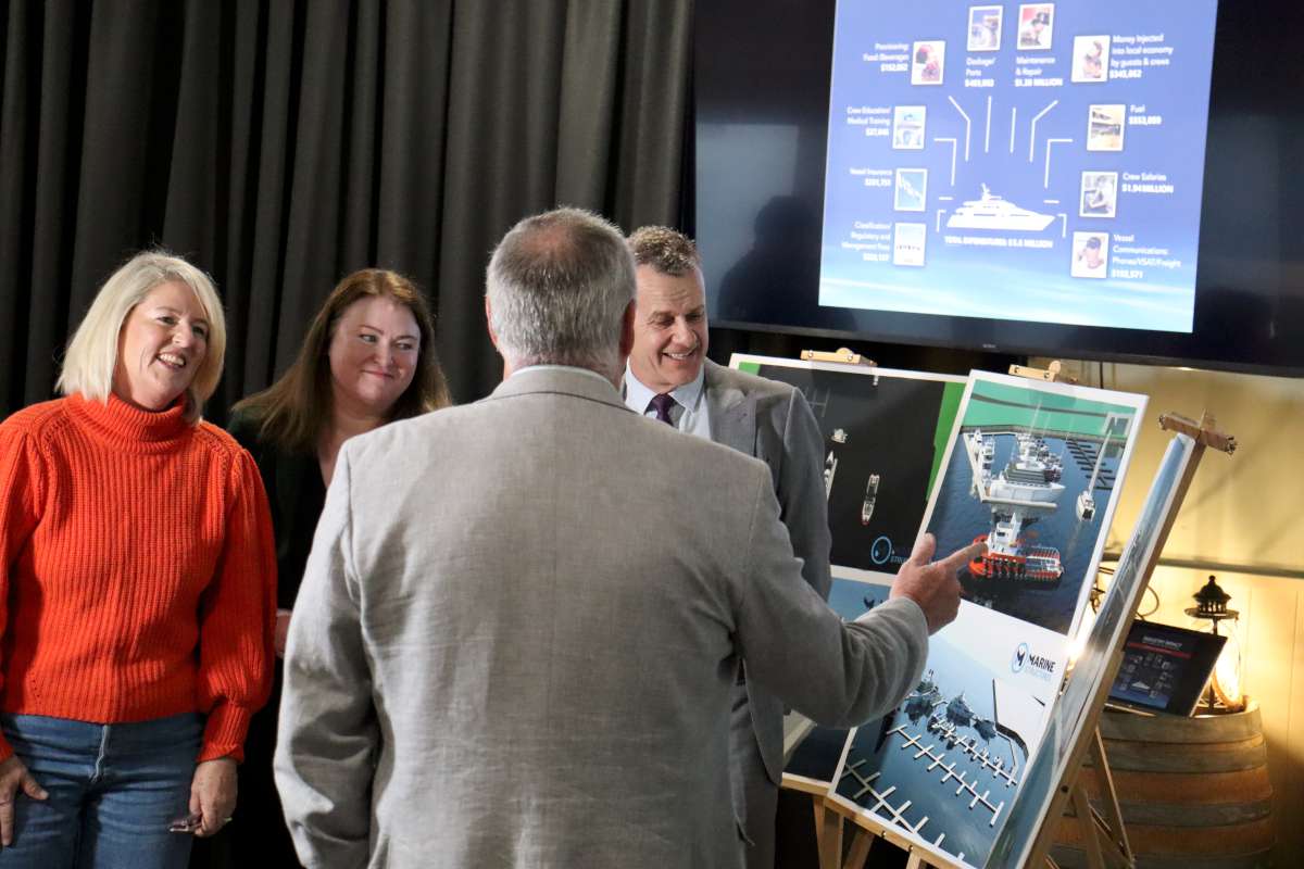 CEO Paul O'Rourke shows concepts to Ministers Crakenthorpe, Moriarty, Cately