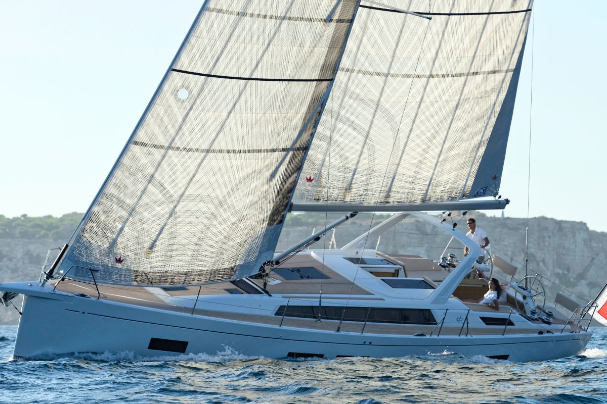 Grand-Soleil-42LC - on display