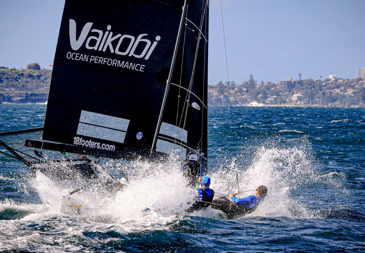 Crew action in a NE windward leg (SailMedia)