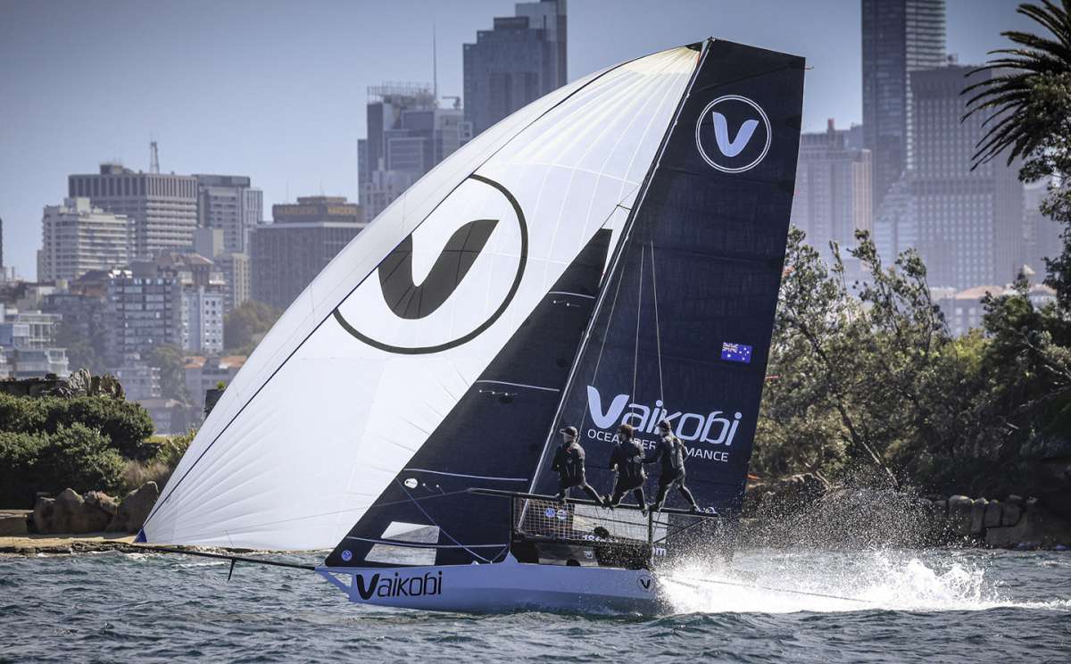 Downwind in a Nor Easter (SailMedia)
