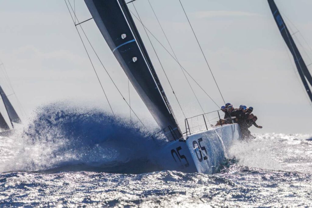 52 SUPER SERIES – PORTO CERVO – RANGE ROVER - © Nico Martinez