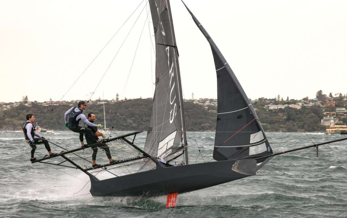 Crew in control (SailMedia)
