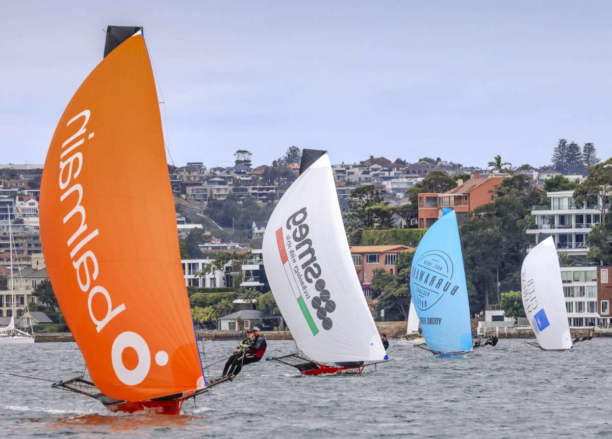 Spinnaker run to the finish (SailMedia)
