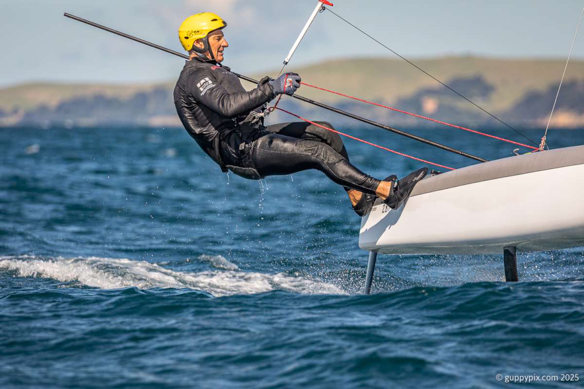Mike Drummond NZL 287, is another Kiwi Classic sailor who people should watch out for. He is a master in the light airs, whilst being good in the blows too