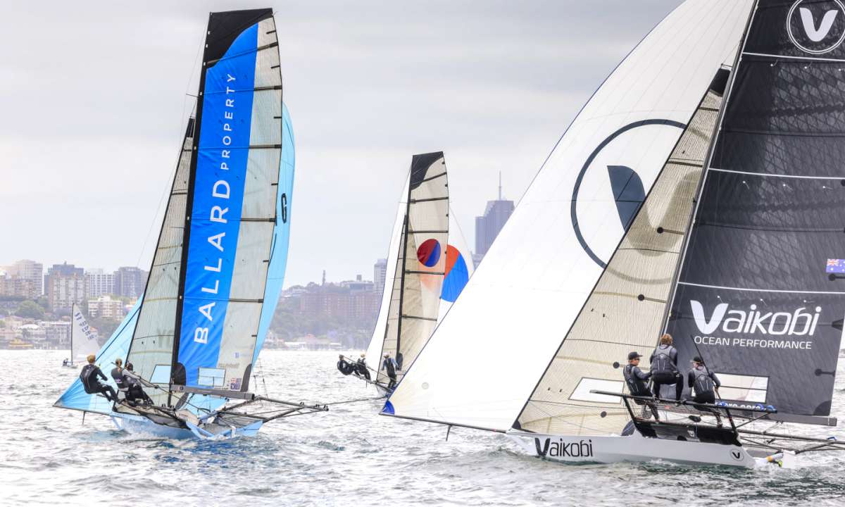 Sotheby's Ballard Property leads Vaikobi on the first spinnaker run (SailMedia)