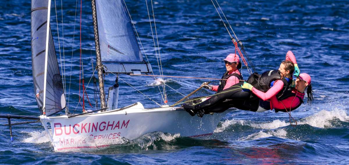 Queens of Buckingham Skiff Team