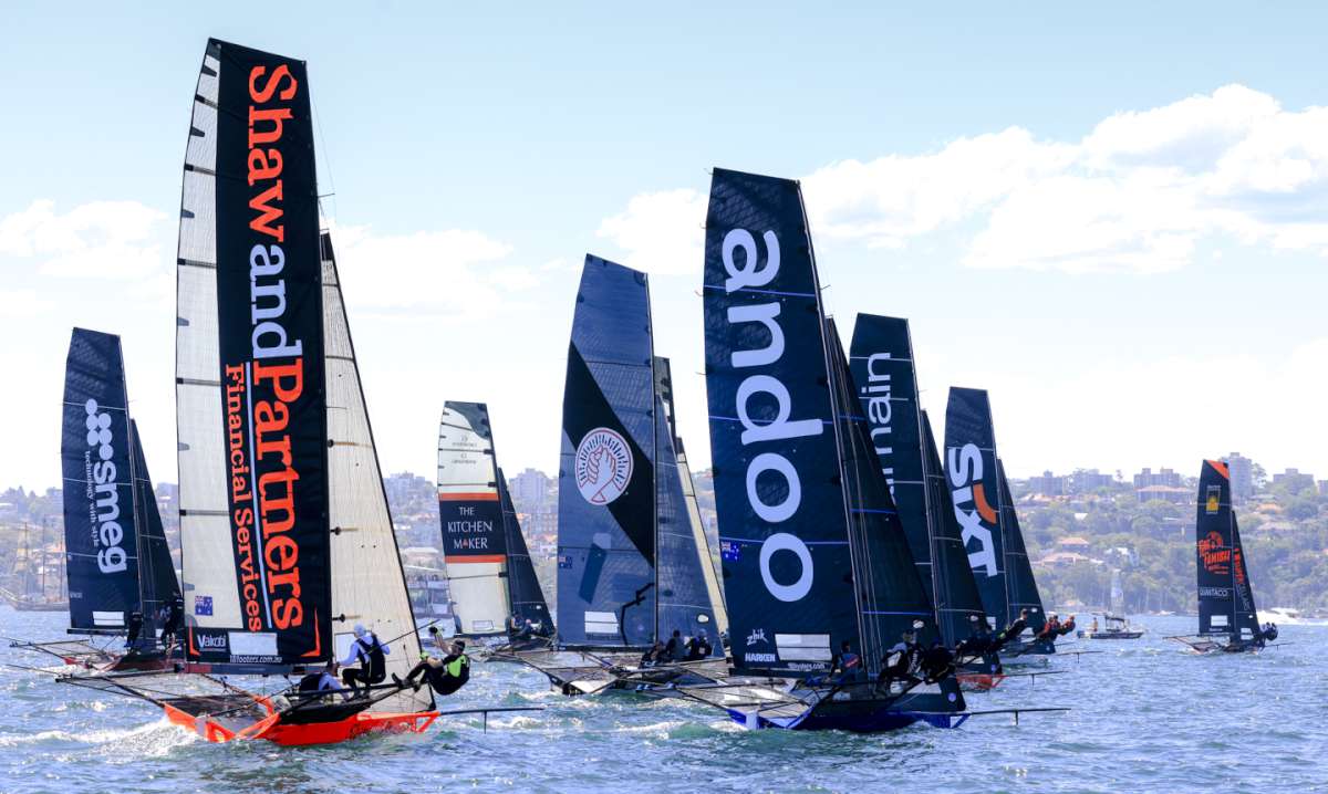 Race start (SailMedia)