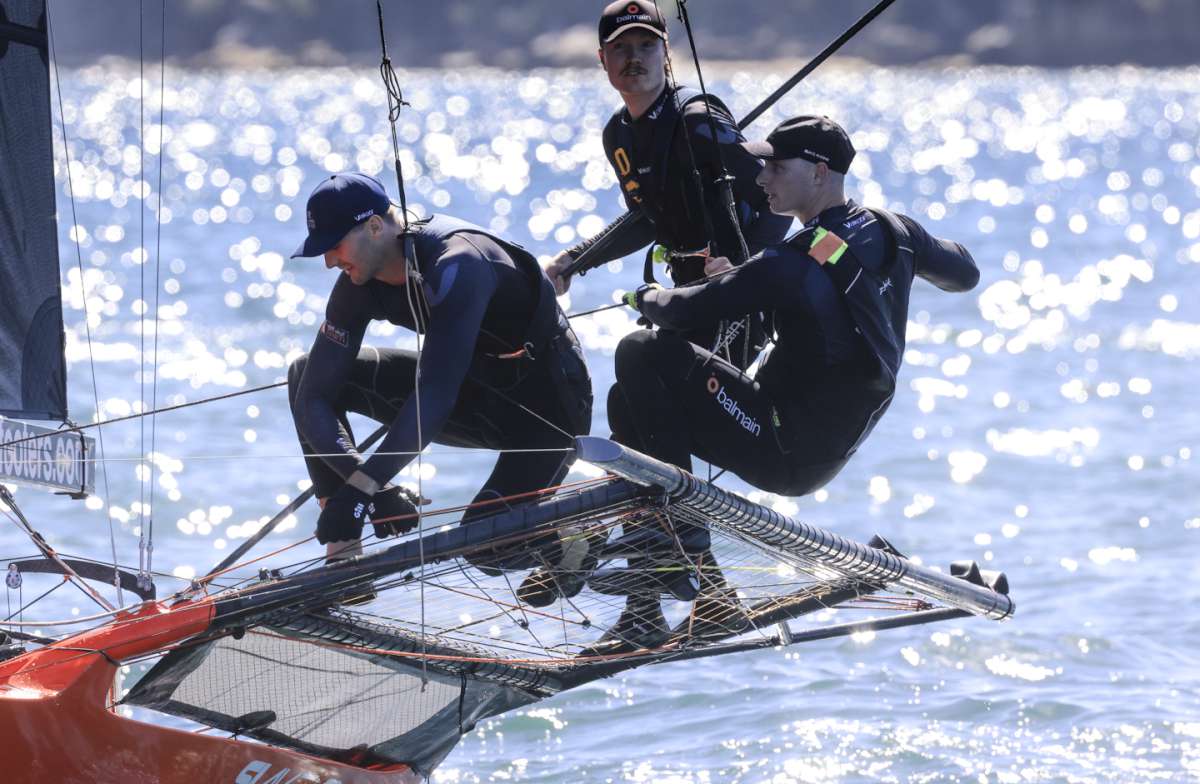 Henry Larkings and the Balmain crew on the way to a club championship win (SailMedia)