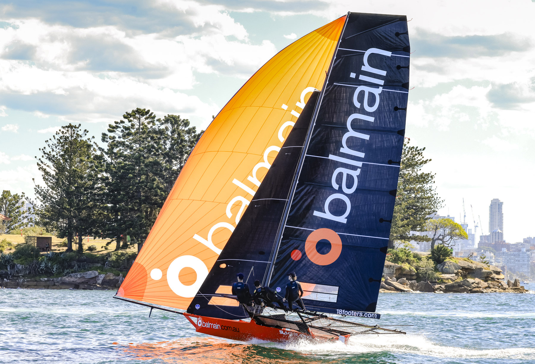 Balmain heading for victory in Race 3 (SailMedia)