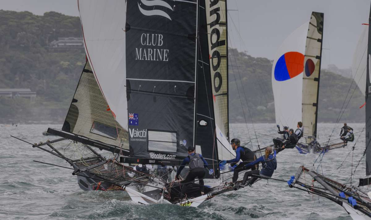 Going for the spinnakers (SailMedia)