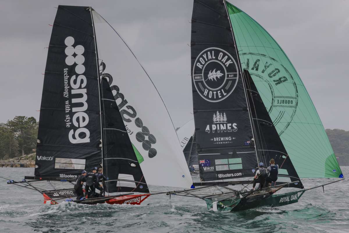 Smeg and The Oak Double Bay in close action (SailMedia)