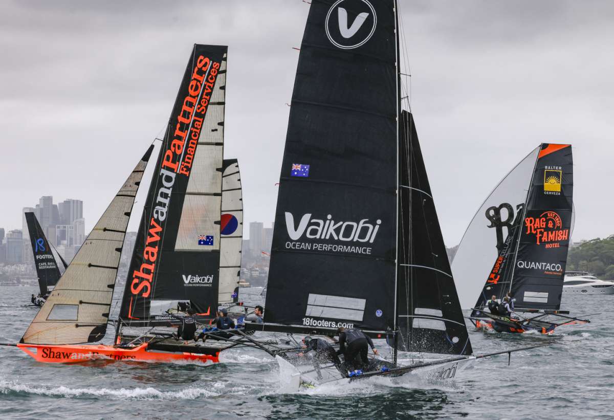 Weather mark rounding (SailMedia)