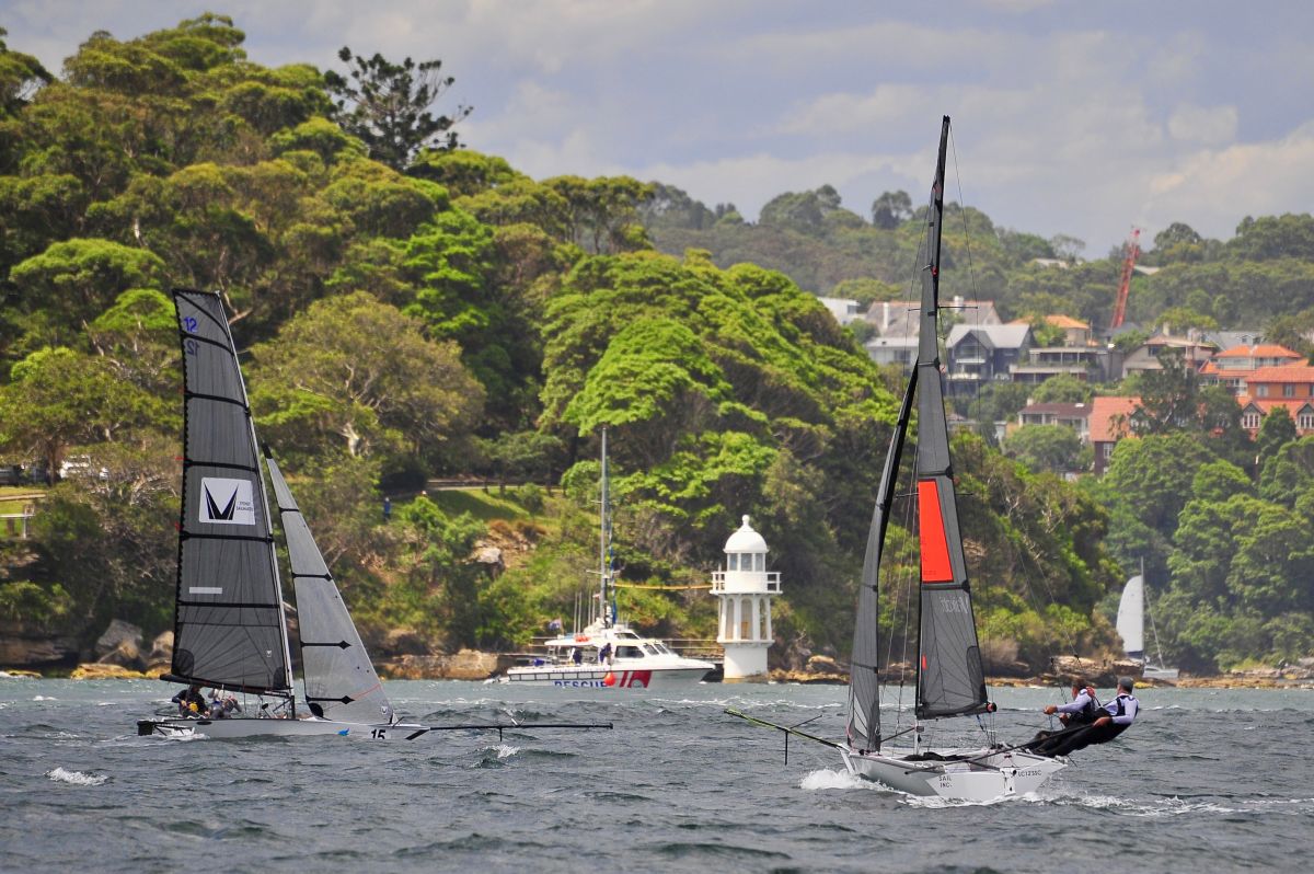 Sydney Sailmakers (left) & Sail Inc slug it out - Phil Franlin pic
