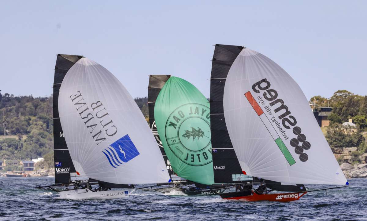 Good midfield fleet racing (SailMedia)