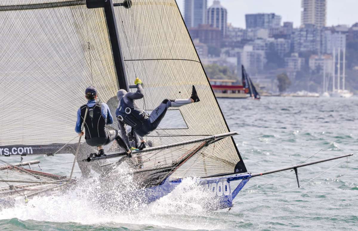 Is that a new manoeuvre for sheet hand Fang Warren on Yandoo (SailMedia)