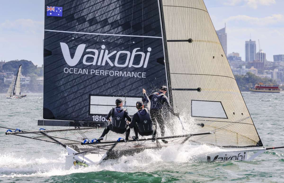 Vaikobi heads for home in Race 6 (SailMedia)