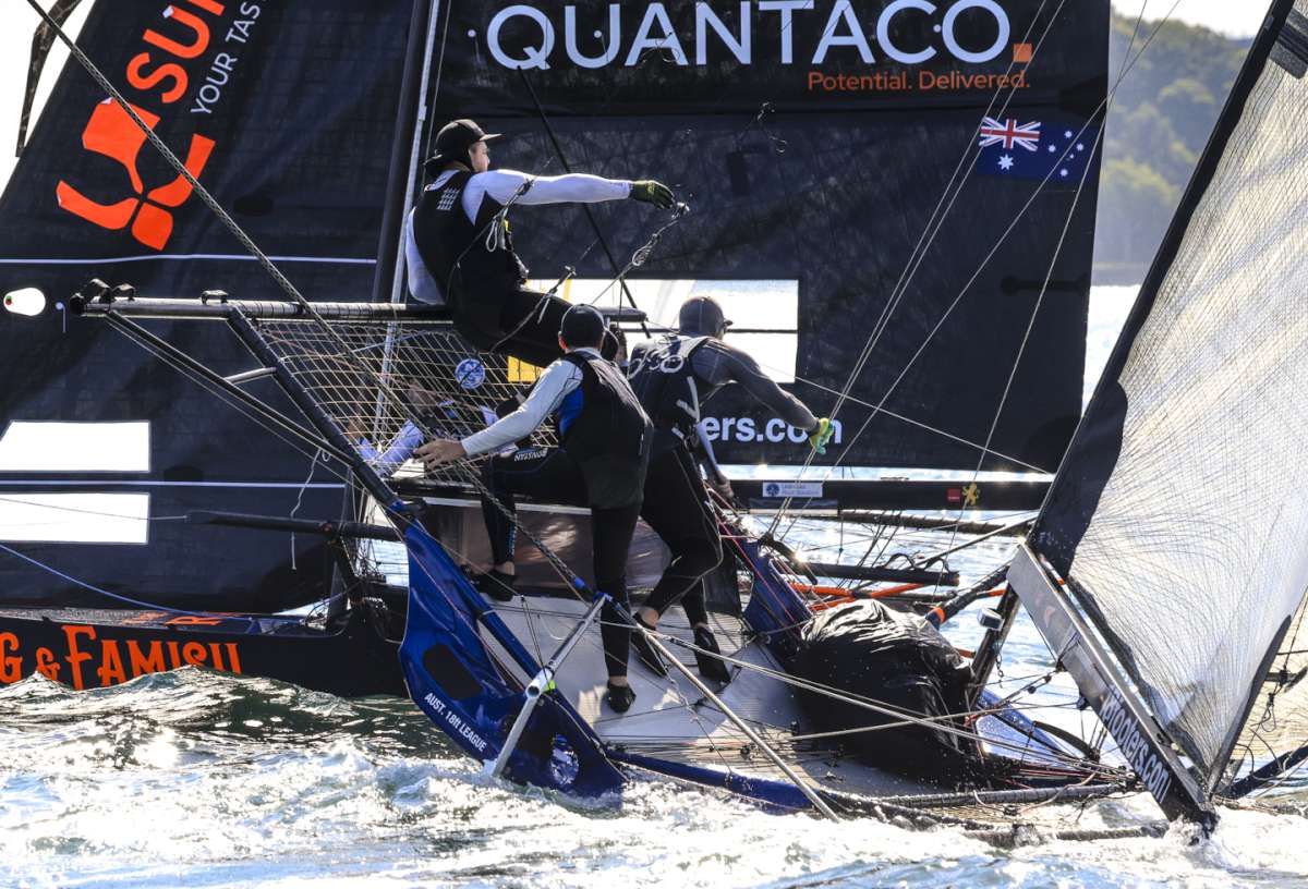 Close moment for Yandoo and Rag & Famish Hotel (SailMedia)