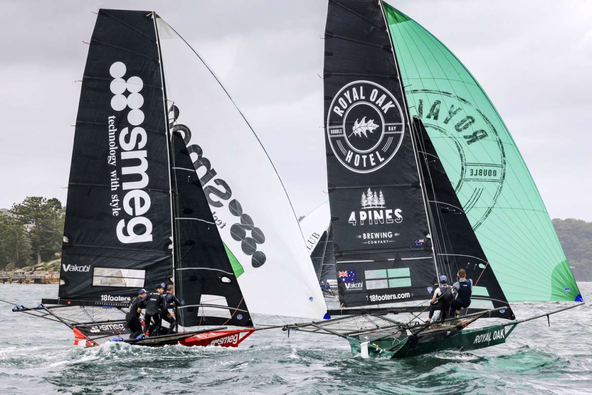 Smeg and The Oak Double Bay in close action (SailMedia)