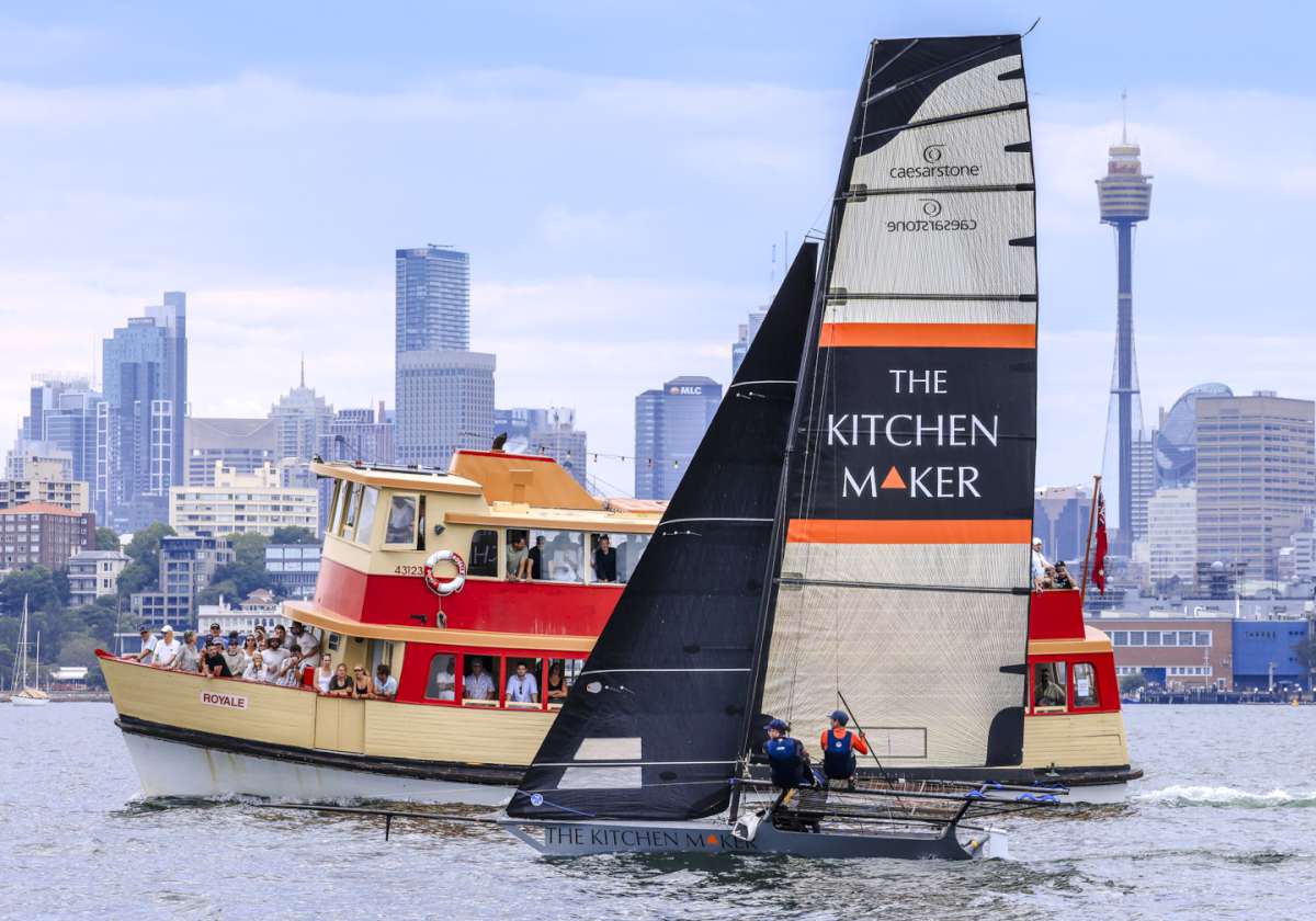 Full spectator ferry (SailMedia)