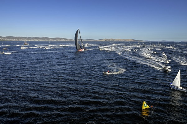 Master Lock Comanche crossing the line in Hobart - Rolex - Kurt Arrigo