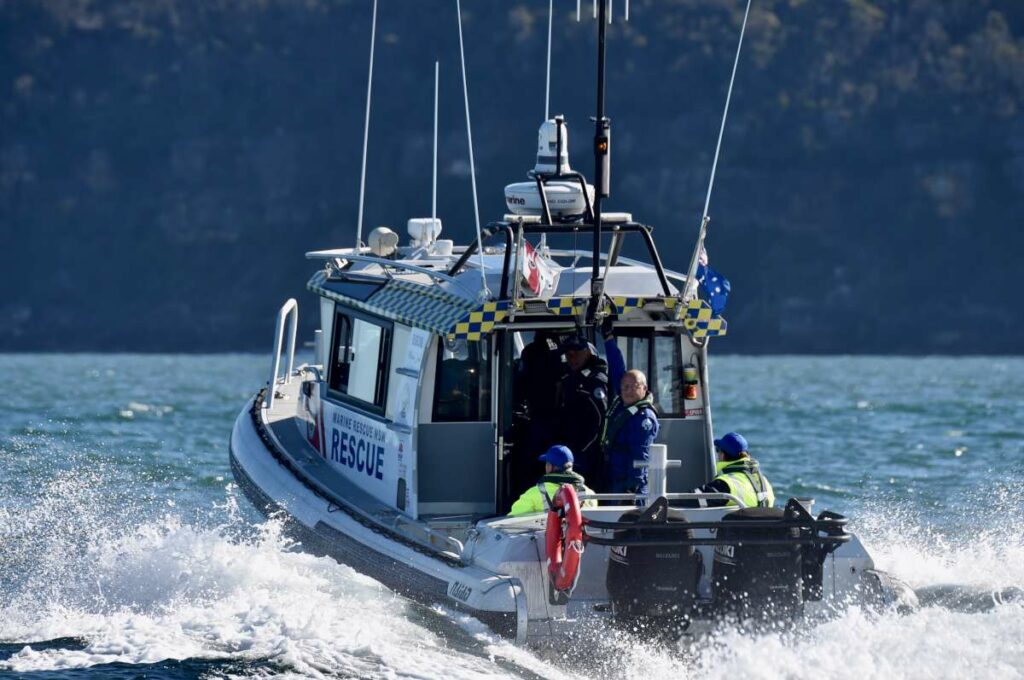Marine Rescue Broken Bay volunteers respond to a boater in distress