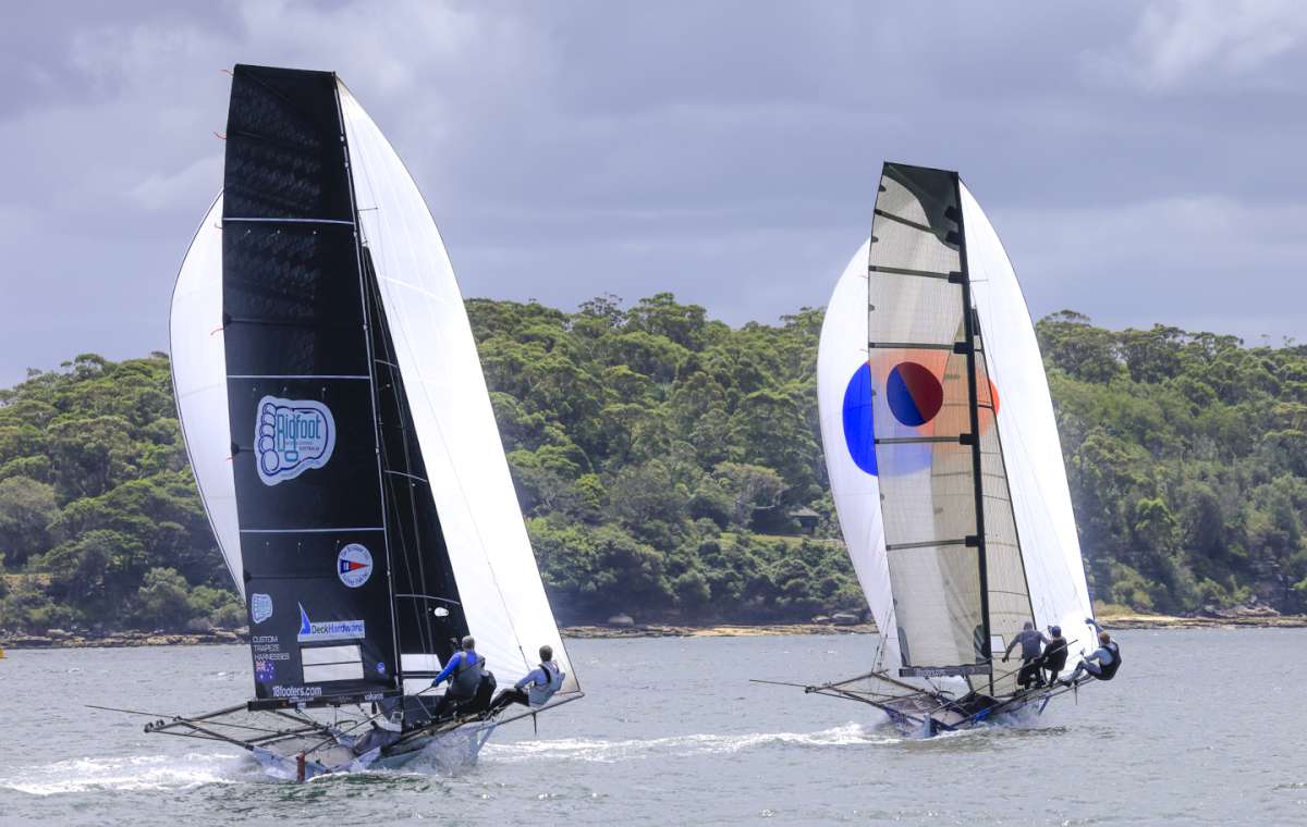 Yandoo leads Big Foot Bags and Covers on the race to the finish in the second race (SailMedia)