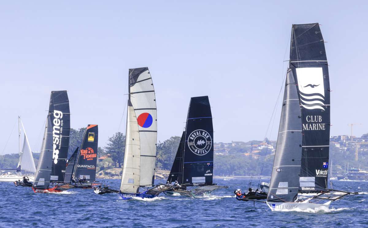 Heading for the weather mark on first lap (SailMedia)