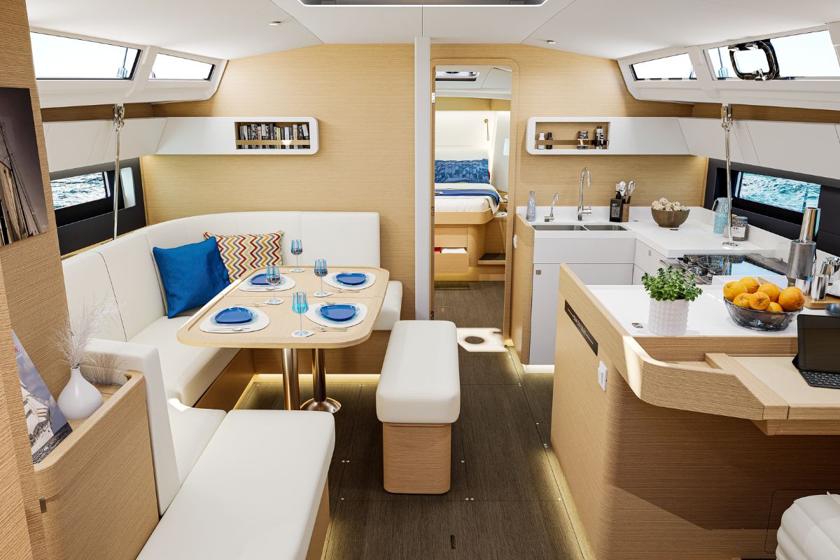 Jeanneau Sun Odyssey 455 - bright, welcoming interior