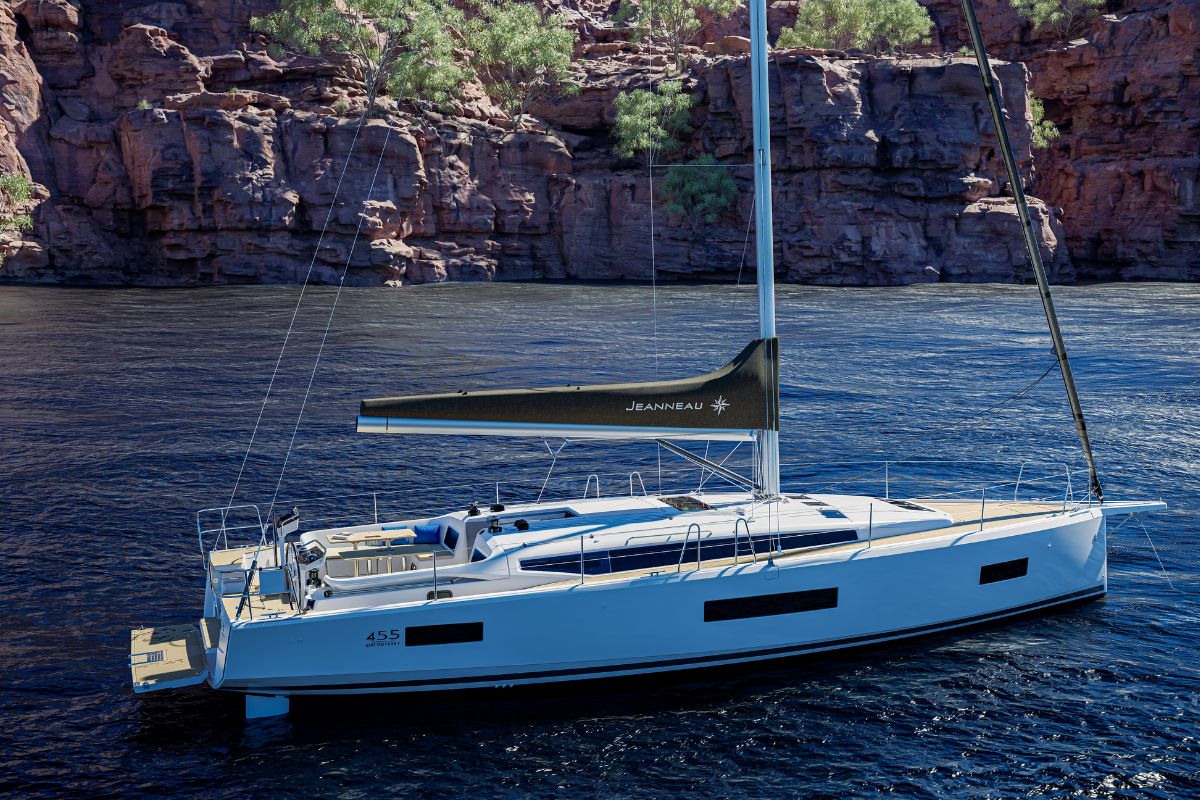 Jeanneau Sun Odyssey 455 - contemporary hull form
