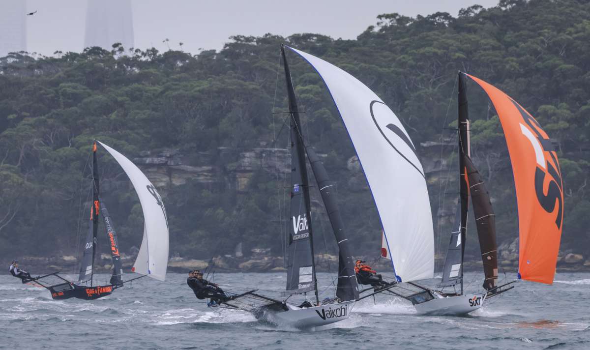 The race for third place on the first lap of the course (SailMedia)