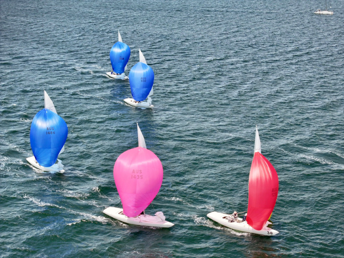 The-Don_-Rocketmen_-Lisa-Rose-and-others-down-the-run-credit-Hippodrone