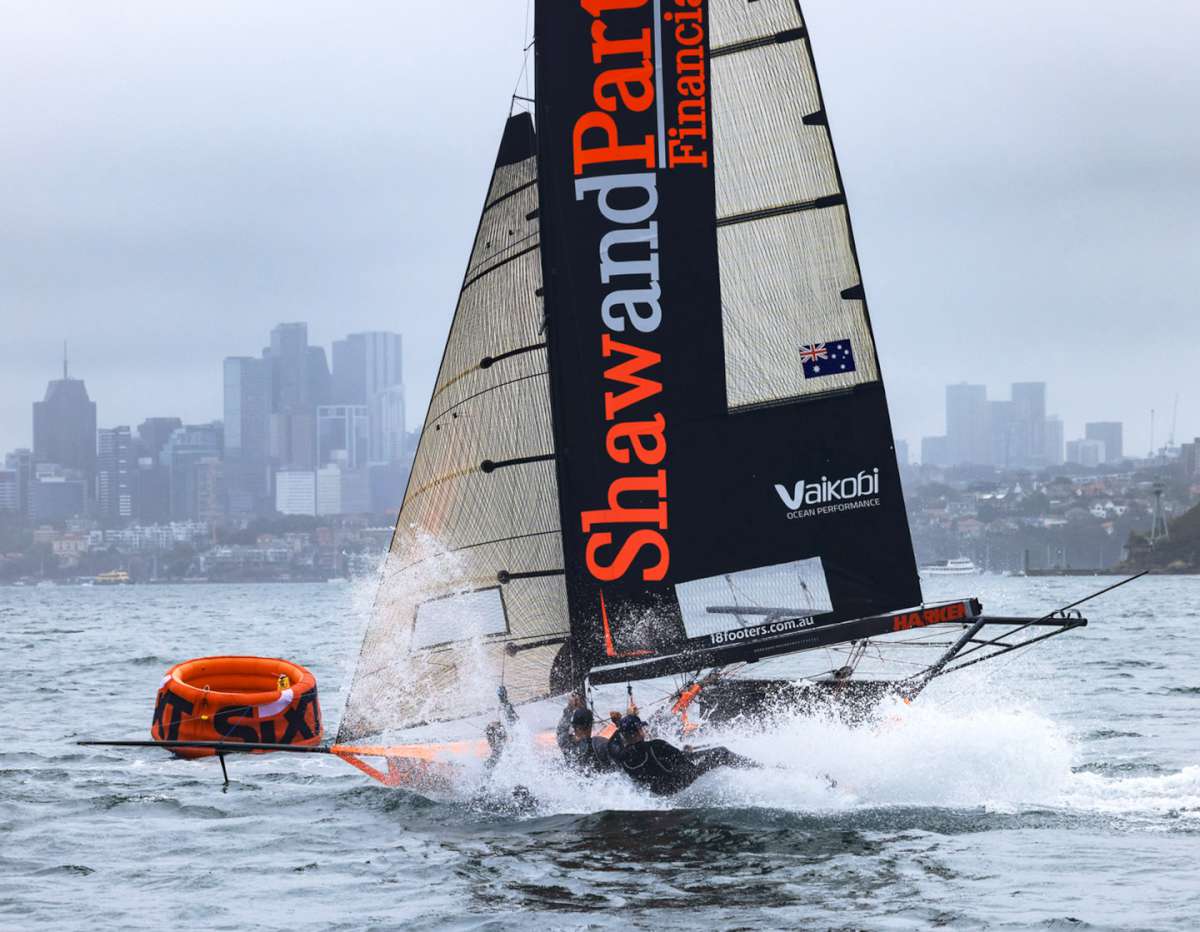 Rounding mark action at the recent Australian Championship (SailMedia)