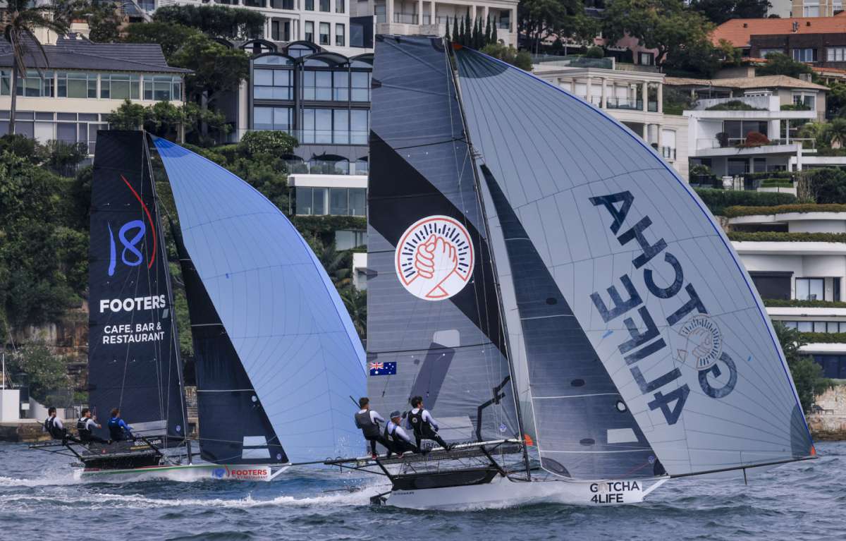 Spinnakers between the islands (SailMedia)