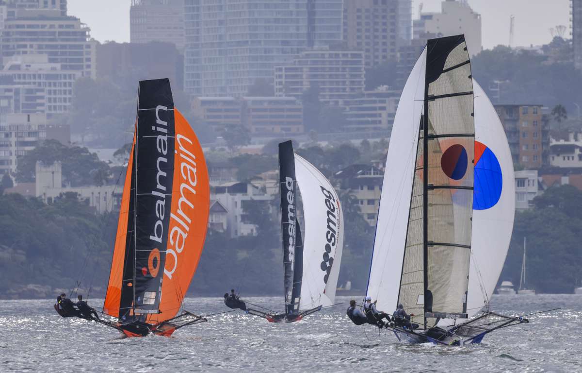 Final run to Robertson Point (SailMedia)