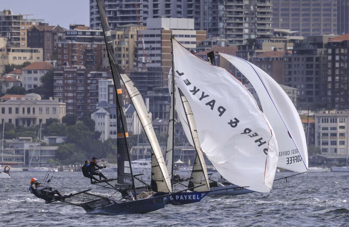 Side by side to Chowder Bay (SailMedia)